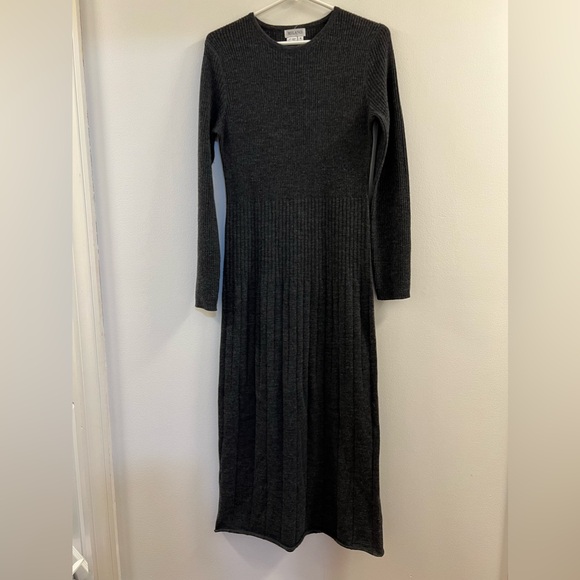 34. Milano Maxi Dress - Picture 9 of 10